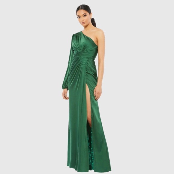 Mac Duggal Dresses & Skirts - Mac Duggal  One-Shoulder Ruched Satin Gown in Emerald Size US‎ 0 NWT